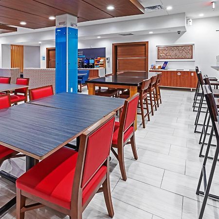 Holiday Inn Express & Suites - Stafford Nw - Sugar Land By Ihg Exterior foto