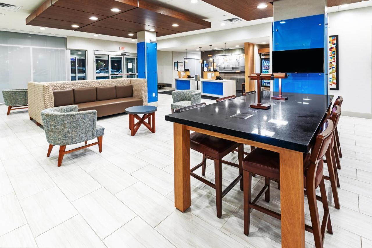 Holiday Inn Express & Suites - Stafford Nw - Sugar Land By Ihg Exterior foto