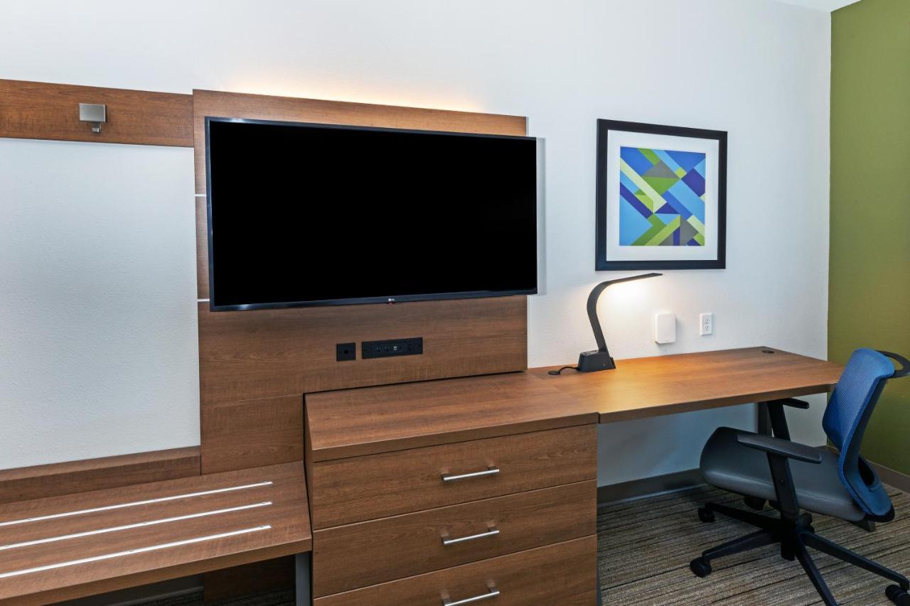 Holiday Inn Express & Suites - Stafford Nw - Sugar Land By Ihg Exterior foto