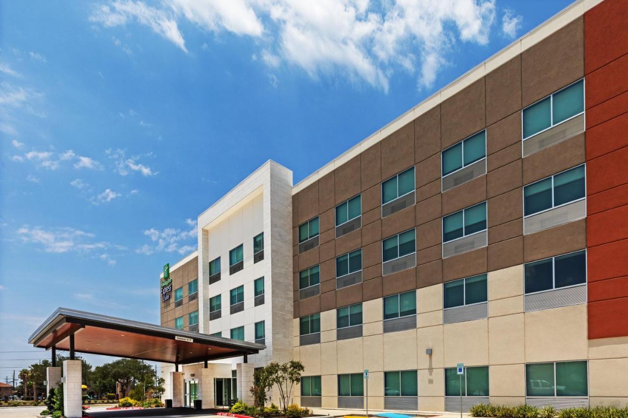 Holiday Inn Express & Suites - Stafford Nw - Sugar Land By Ihg Exterior foto