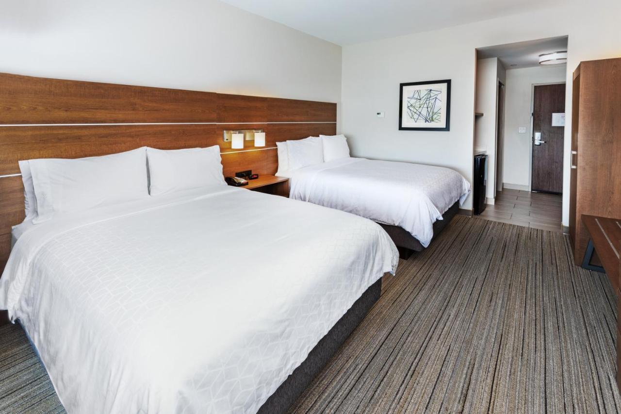 Holiday Inn Express & Suites - Stafford Nw - Sugar Land By Ihg Exterior foto