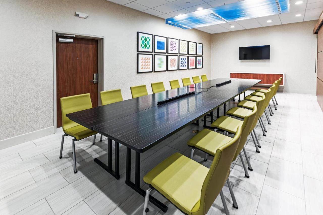 Holiday Inn Express & Suites - Stafford Nw - Sugar Land By Ihg Exterior foto